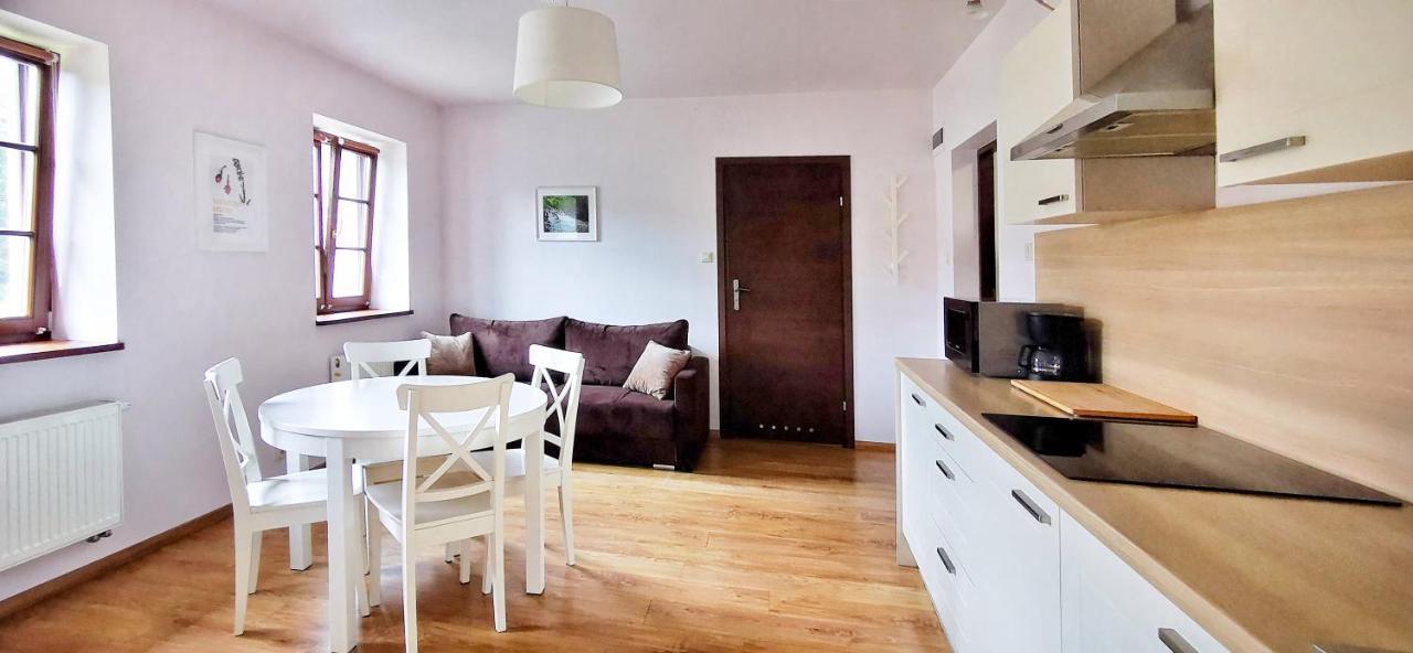 Gospodarstwo Nad Jeziorem Zalom  Exterior foto