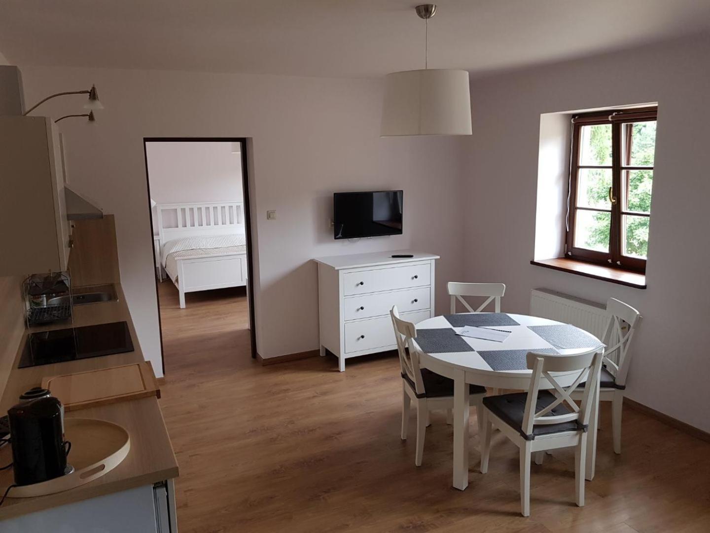 Gospodarstwo Nad Jeziorem Zalom  Exterior foto